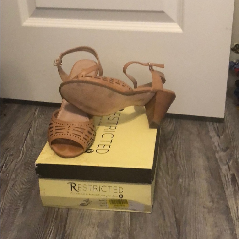 Sandals - Picture 4 of 4